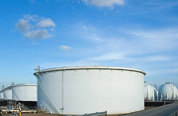 Oil tank